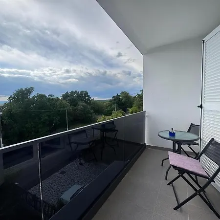 Nora Apartman *