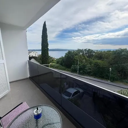 Nora * Dramalj